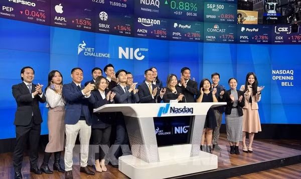 L'ambassadeur du Vietnam à l'ONU sonne la cloche au Nasdaq ảnh 1