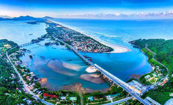 Créer une nouvelle attraction pour la zone économique Chan May - Lang Co ảnh 1