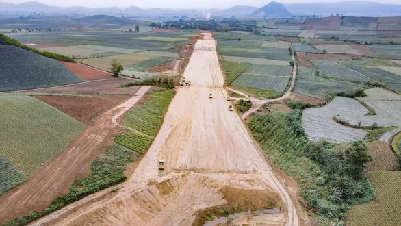 Les infrastructures de transport, priorités des investissements publics ảnh 1