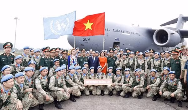 Le président à la cérémonie de départ des forces vietnamiennes de maintien de la paix de l’ONU ảnh 1