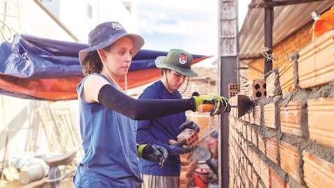 Des maisons construites par de jeunes Américains ảnh 1