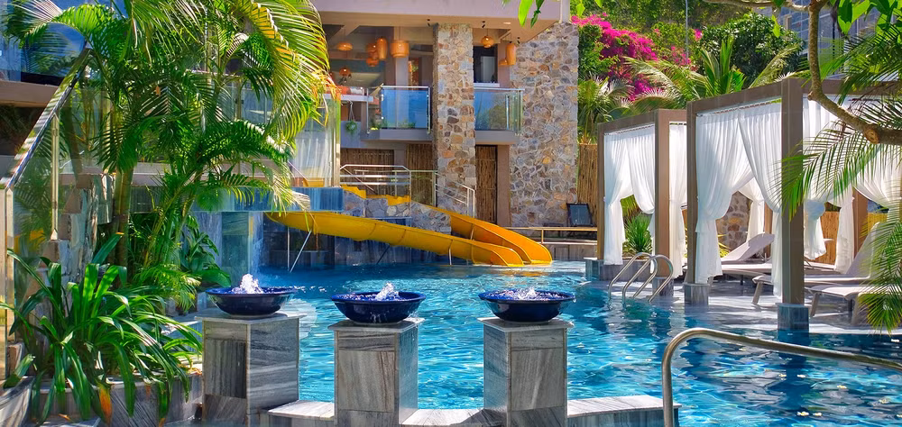 Les International Travel Awards 2022 récompensent deux complexes touristiques vietnamiens ảnh 2