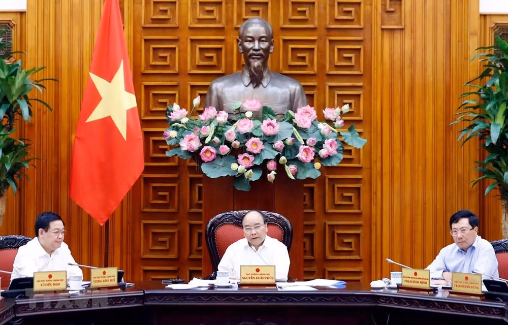 La permanence du gouvernement discute du développement des zones économiques de pointe ảnh 1