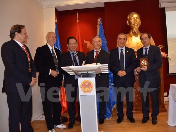 Le Vietnam adhère à l’Union Internationale des Fédérations de groupes folkloriques ảnh 1