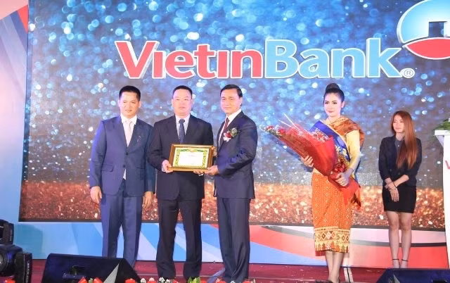 VietinBank Laos : passerelle commerciale entre le Laos et le Vietnam ảnh 1