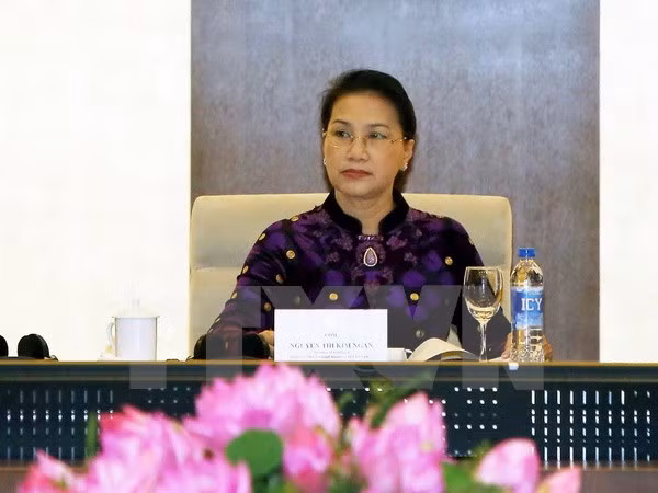 Renforcement des relations d'amitié et de coopération traditionnelles Vietnam-Hongrie ảnh 1