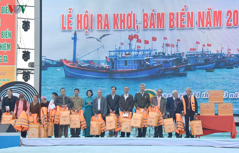 Les pêcheurs de Hai Phong partent en campagne au large ảnh 1