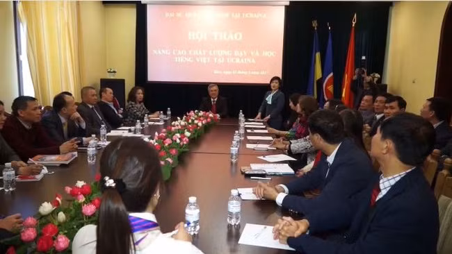 Améliorer la qualité de l'enseignement et de l'apprentissage du vietnamien en Ukraine ảnh 1