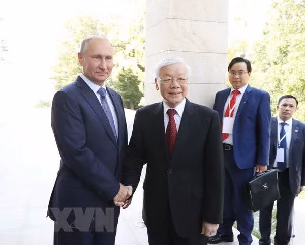 Le secrétaire général du PCV s’entretient avec le président russe ảnh 1