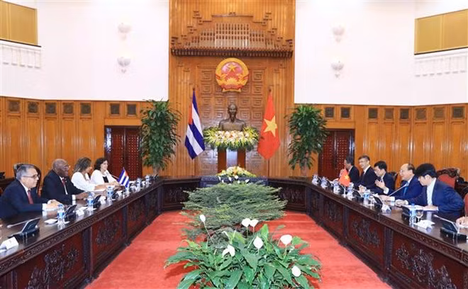 Le Vietnam chérit toujours ses liens avec Cuba, affirme le Premier ministre Nguyên Xuân Phuc ảnh 1