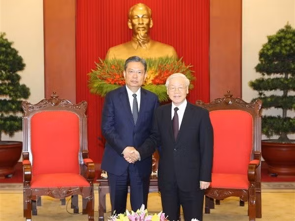 Le leader du Parti salue les bonnes relations entre le Vietnam et la Chine ảnh 1