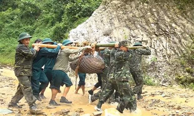 Son La : Neutralisation d’une bombe de 600 kg laissée par la guerre ảnh 1