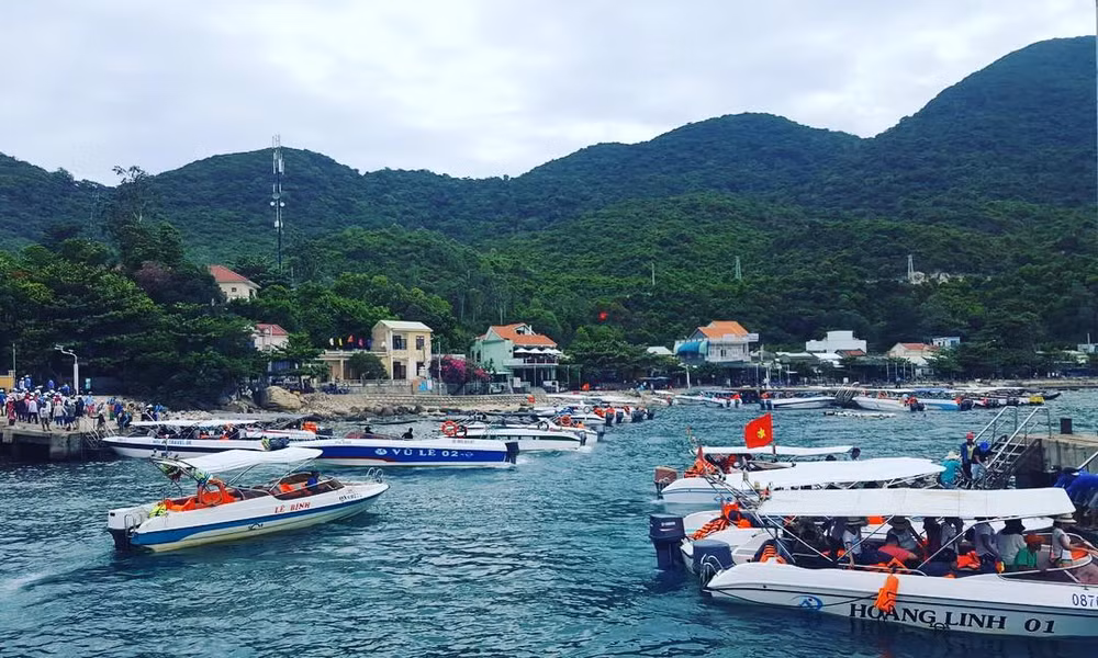 Centre septentrional : les tourismes maritime et patrimonial sont des tendances principales ảnh 1