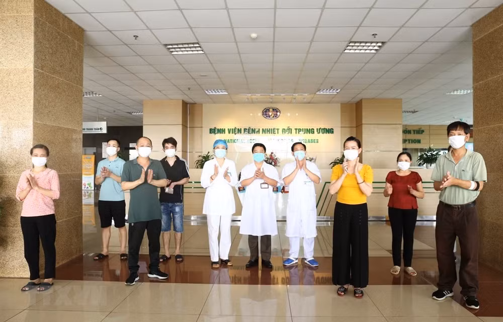 COVID-19 : 90% des patients au Vietnam désormais guéris ảnh 1