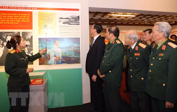 90e anniversaire de la fondation du Parti : de nombreuses activités organisées dans le pays ảnh 1