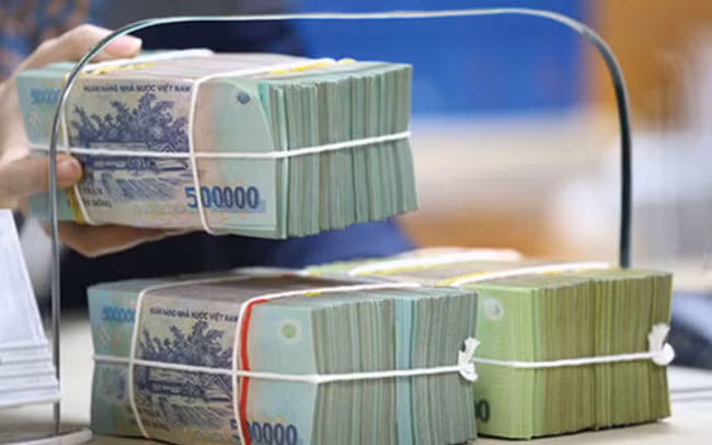 Les recettes budgétaires de l'État atteignent plus de 214.000 milliards de dôngs ảnh 1
