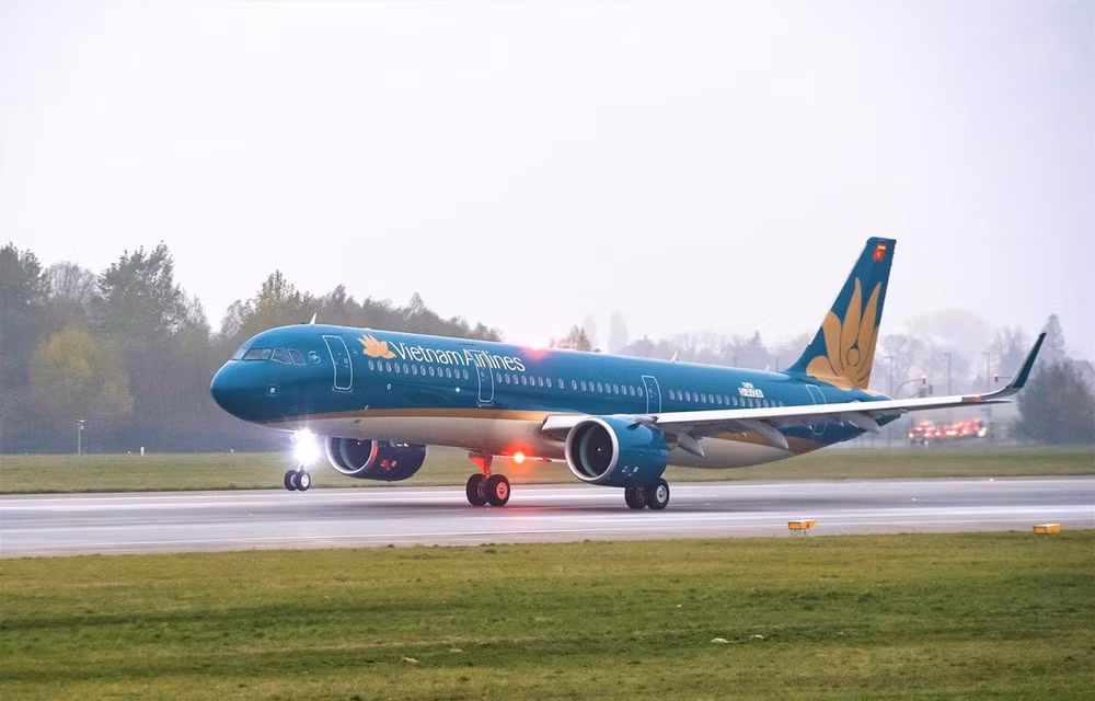 Vietnam Airlines continue d’ajuster ses horaires en raison de la tempête Noul ảnh 1
