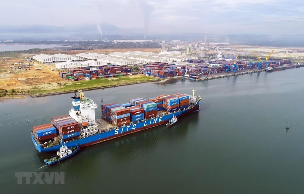 La balance commerciale du Vietnam excédentaire de 2,8 milliards de dollars au premier trimestre ảnh 1