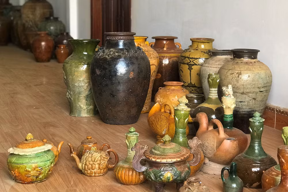 Un collectionneur possédant plus de 18.000 objets anciens ảnh 2