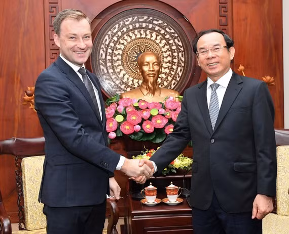 Le Bélarus et la Suisse promeuvent la coopération avec Hô Chi Minh-Ville ảnh 1