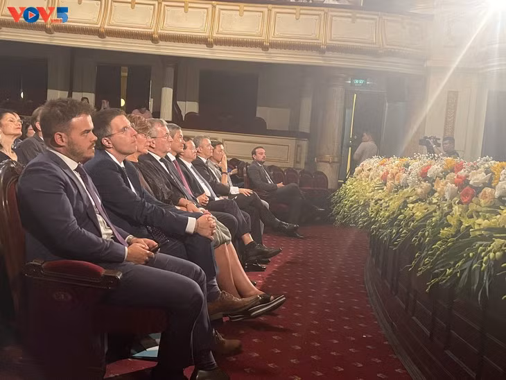 L’Oiseau bleu, un conte féérique pour petits et grands à l’Opéra de Hanoi ảnh 2