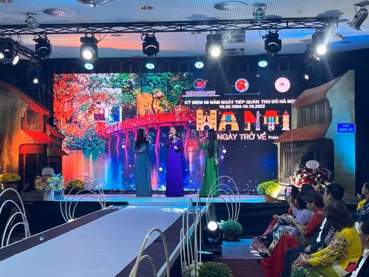 Hanoi, le jour du retour ảnh 1