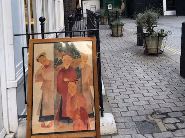 Le public de Londres impressionné par des œuvres de célèbres peintres vietnamiens ảnh 1