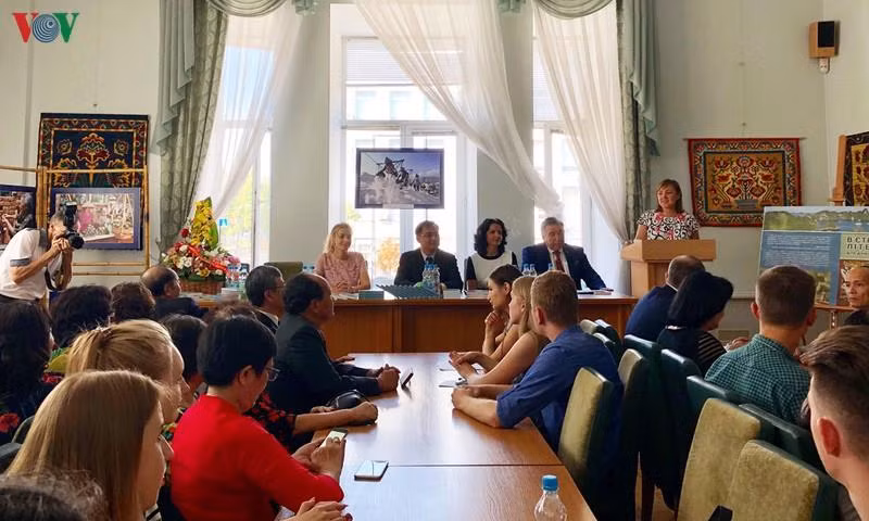 Traduction d’œuvres littéraires vietnamiennes en ukrainien ảnh 1