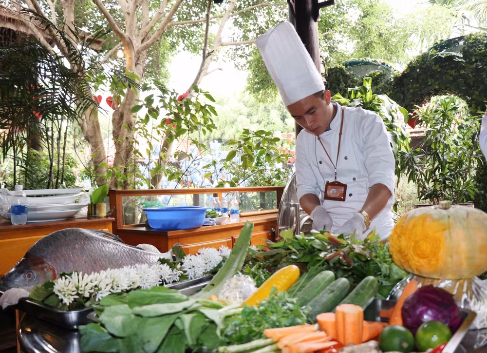 Un concours de cuisine des Hauts Plateaux du Centre organisé à Dak Lak ảnh 1