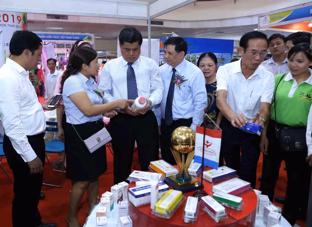 Ouverture de la Foire internationale de l’agriculture AgroViet 2019 à Hanoï ảnh 2