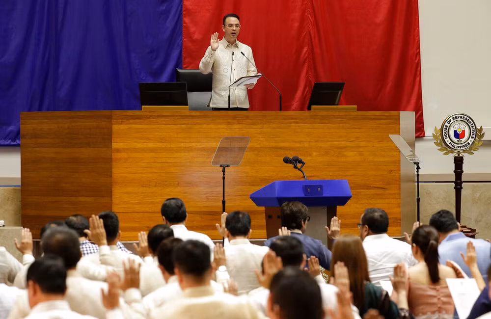 La Chambre des représentants des Philippines élit un nouveau président ảnh 1