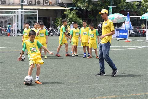 Hô Chi Minh-Ville développe la pratique du football à l'école ảnh 2