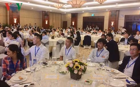 Rencontre avec une centaine d’intellectuels Viet kieu à Hô Chi Minh-Ville ảnh 1