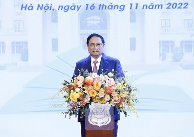 Le Premier ministre Pham Minh Chinh se rend à la Faculté de médecine de Hanoi ảnh 1