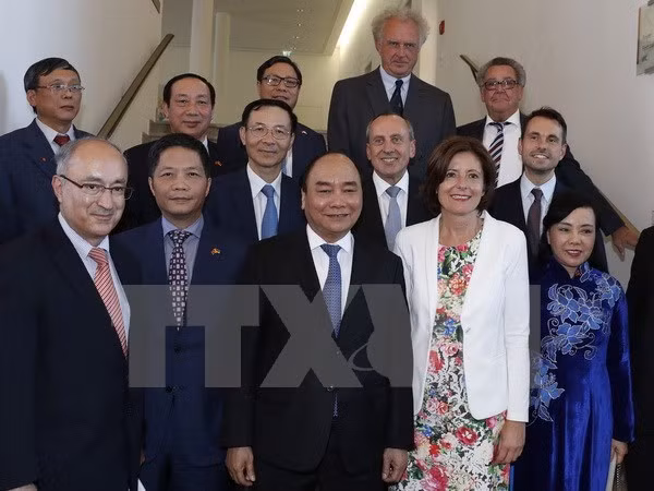 Le PM Nguyen Xuan Phuc rencontre des dirigeants du Land de Rhénanie-Palatinat ảnh 1