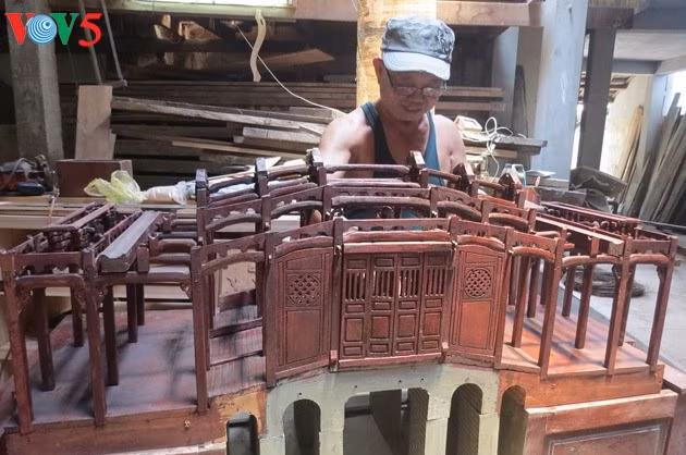 Huynh Ri, restaurateur d’anciens ouvrages et fier de l’être ảnh 1