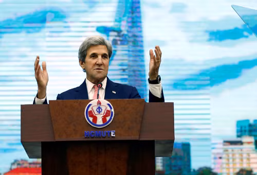 John Kerry rencontre des étudiants de Ho Chi Minh-Ville ảnh 1