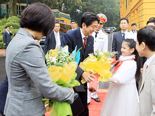 Le Premier ministre japonais attendu au Vietnam ảnh 1
