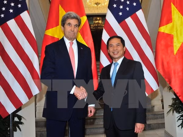 Le secrétaire d’Etat des Etats-Unis John Kerry en visite au Vietnam ảnh 1