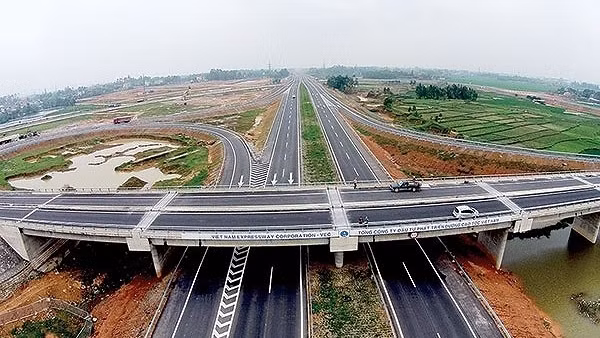 Le Vietnam appelle aux investissements dans l’autoroute Nord-Sud ảnh 1