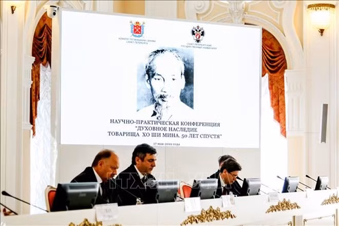 Symposium sur l'héritage spirituel du président Ho Chi Minh en Russie ảnh 1