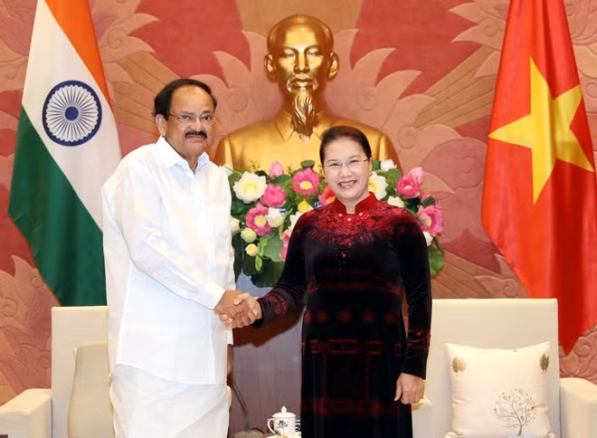 La présidente de l’Assemblée nationale reçoit le vice-président indien ảnh 1