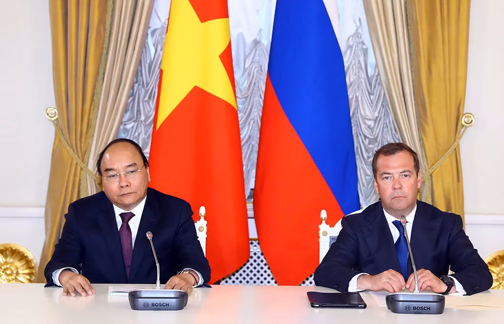 Les PM vietnamien et russe saluent les résultats de leur entretien ảnh 2