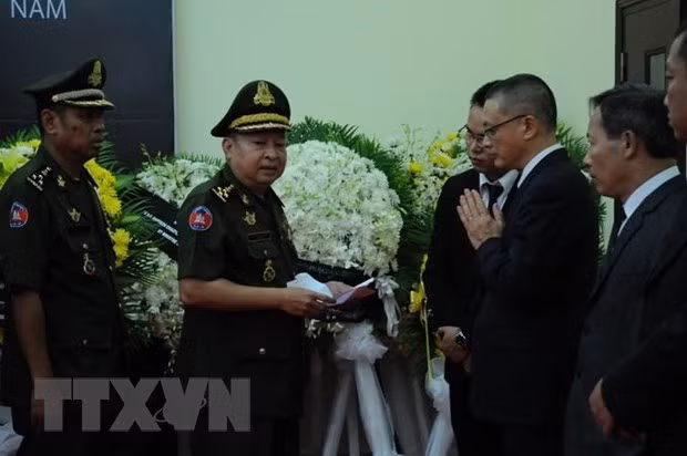 Des dirigeants étrangers rendent hommage à l'ancien président Le Duc Anh au Cambodge et en Egypte ảnh 1