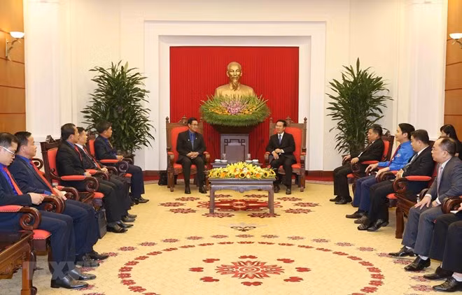 Vietnam-Laos : renforcement de la coopération entre les jeunes ảnh 1