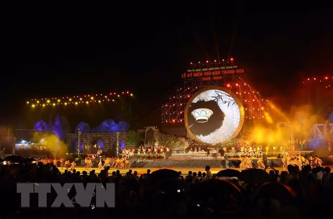 Le PM assiste au 990e anniversaire de la province de Thanh Hoa ảnh 2