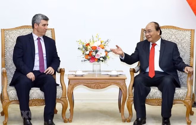 Le PM Nguyên Xuân Phuc reçoit le ministre cubain de la Communication ảnh 1
