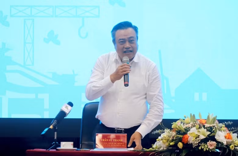 Les autorités de Hanoï rencontrent des représentants des travailleurs ảnh 1