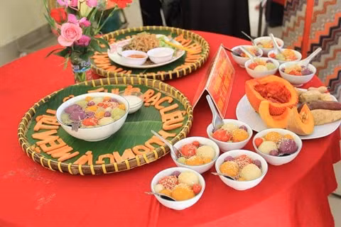 Un tourbillon de savoir avec le Festival des gâteaux populaires du Sud occidental ảnh 1