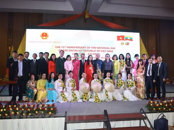 «Couleurs du Vietnam» marque la Fête nationale au Myanmar ảnh 1